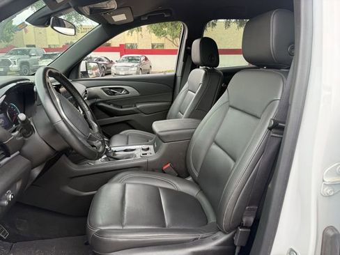 Used 2023 Chevrolet Traverse LT FWD image 25