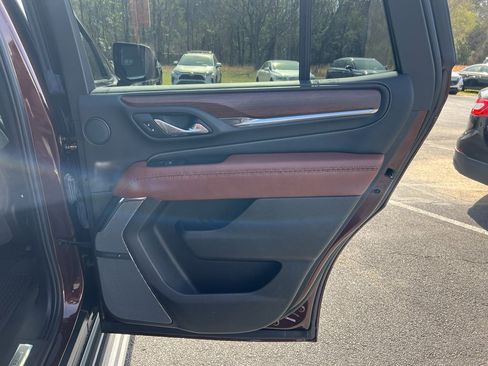 Used 2023 GMC Yukon Denali Ultimate image 30