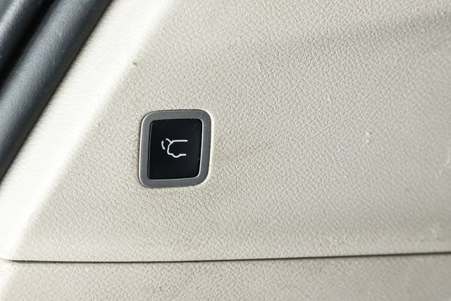 Used 2020 Chrysler Pacifica Touring-L w/ Advanced Safetytec Group FWD image 31