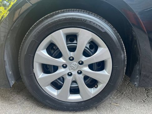 Used 2025 Toyota Corolla LE FWD image 28