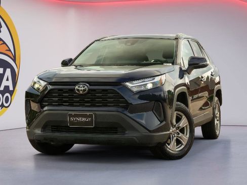 Used 2025 Toyota RAV4 XLE AWD/4WD image 1