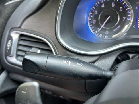 Used 2016 Chrysler 200 Limited FWD image 20