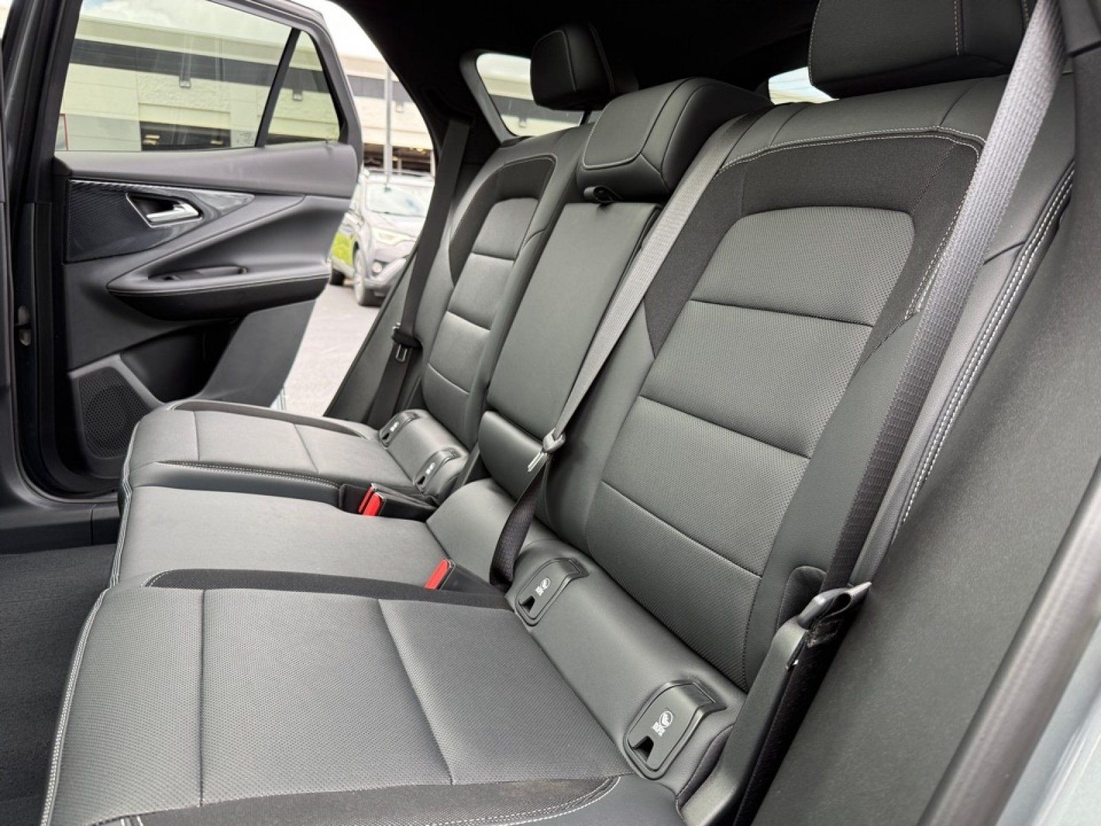 Used 2024 Chevrolet Blazer EV LT AWD/4WD image 31