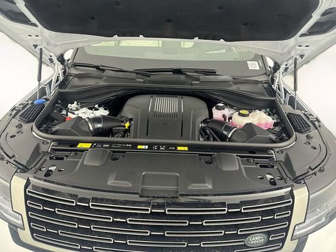 New 2026 Land Rover Range Rover Long Wheelbase SE AWD/4WD image 29