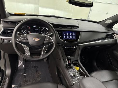 Certified 2025 Cadillac XT5 Premium Luxury AWD/4WD image 22