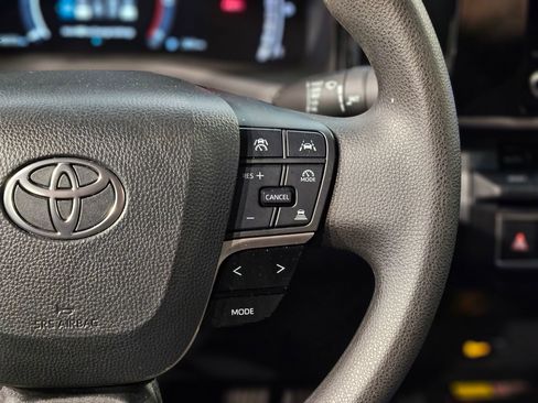 Used 2025 Toyota Camry LE image 28