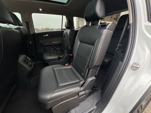 Used 2022 Volkswagen Atlas SEL R-Line image 25