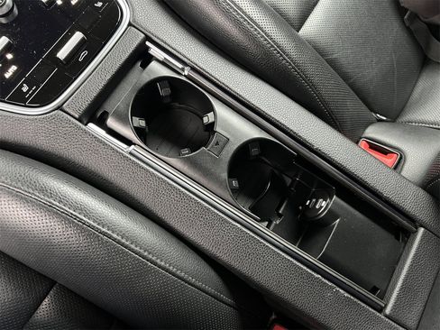 Used 2022 Porsche Panamera Platinum Edition image 23