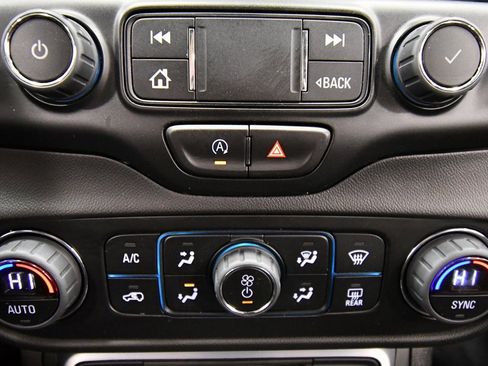 Used 2024 GMC Terrain SLT image 26