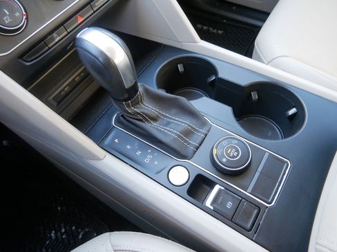 Used 2022 Volkswagen Atlas SE image 23