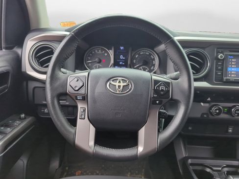 Used 2017 Toyota Tacoma SR5 w/ Tow Package image 10