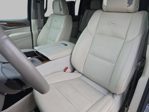 Certified 2022 Cadillac Escalade ESV Premium Luxury Platinum AWD/4WD image 17