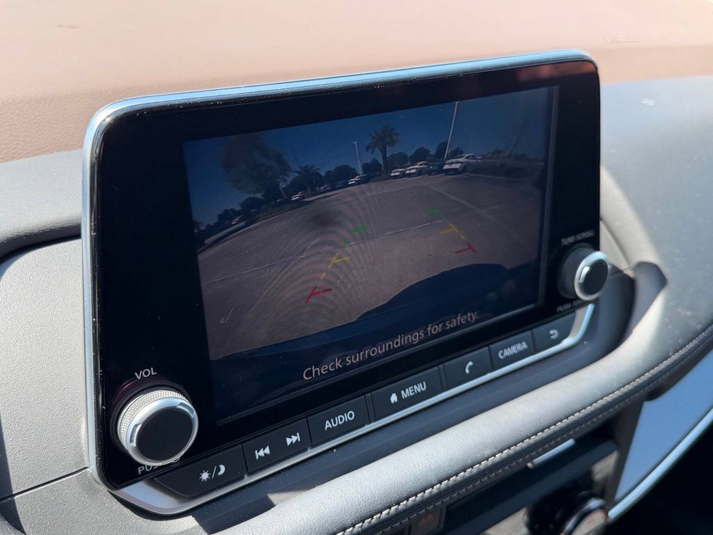 Used 2023 Nissan Rogue SV FWD image 17