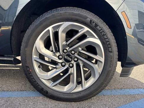 New 2026 Lincoln Navigator L Reserve AWD/4WD image 8