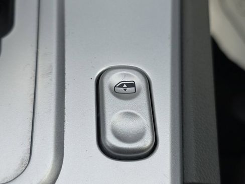 Used 2005 Chrysler Crossfire Limited image 21