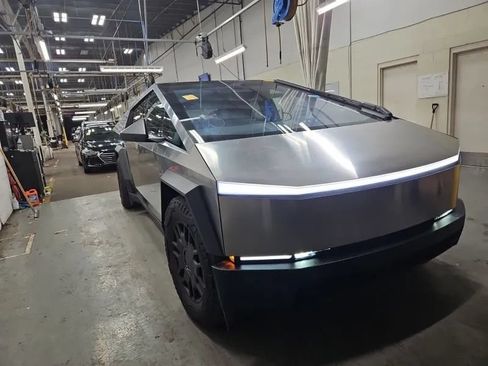 Used 2024 Tesla Cybertruck AWD Crew Cab image 3
