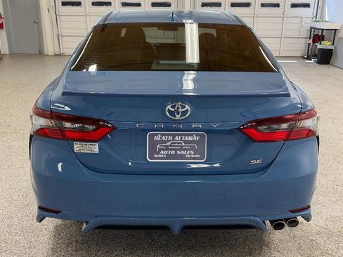 Used 2023 Toyota Camry SE image 3