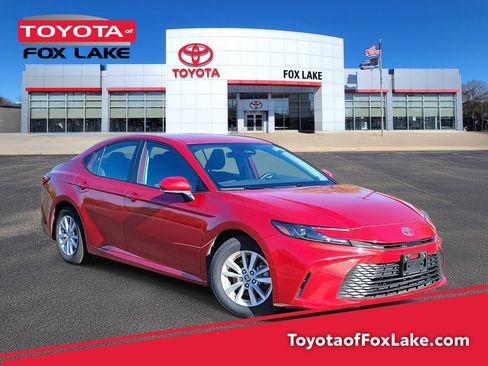 Used 2025 Toyota Camry LE image 1