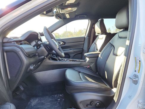 New 2026 Jeep Compass Limited image 9