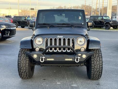 Used 2017 Jeep Wrangler Unlimited Sahara w/ Connectivity Group image 9