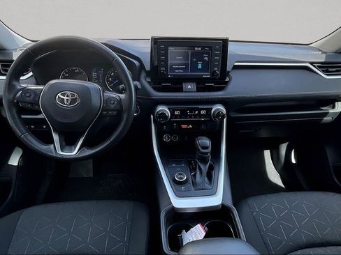 Used 2021 Toyota RAV4 XLE w/ Convenience Package image 7