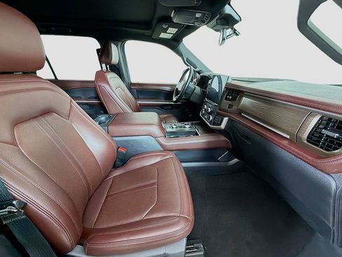 Used 2024 Ford Expedition Max Limited image 26