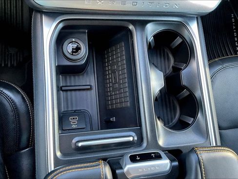 Used 2025 Ford Expedition Tremor AWD/4WD image 16