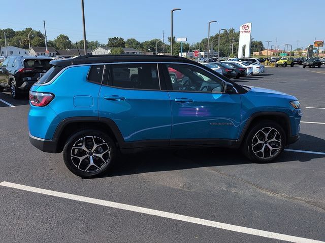 Used 2025 Jeep Compass Limited AWD/4WD image 8