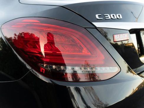 Used 2020 Mercedes-Benz C 300 4MATIC Sedan image 37