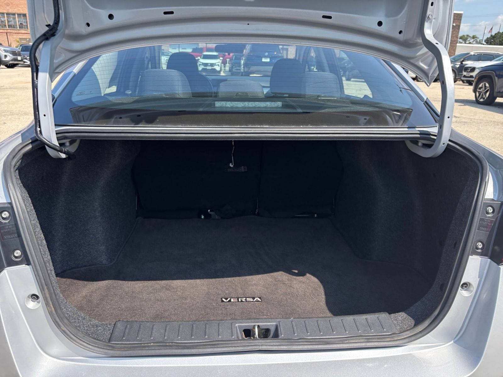 Used 2025 Nissan Versa SV FWD image 28