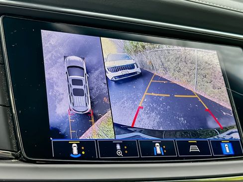 Used 2024 Buick Enclave Premium image 23