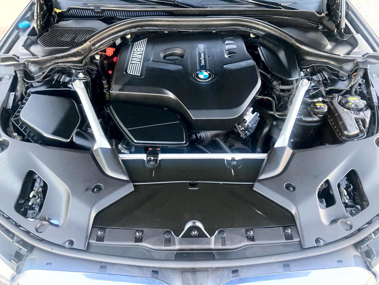 Used 2018 BMW 530i xDrive AWD/4WD image 18