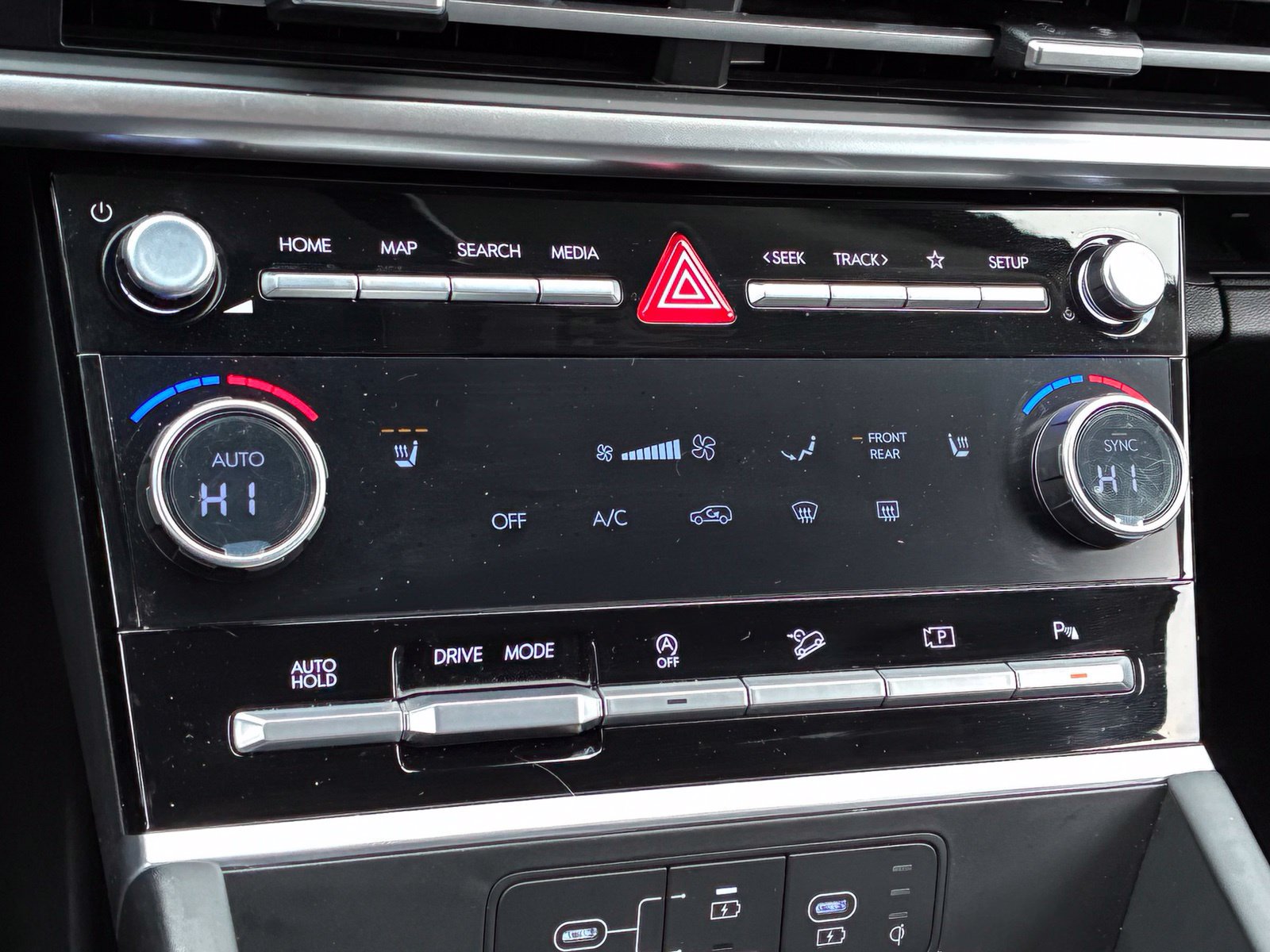 Certified 2026 Hyundai Santa Fe SEL FWD image 23