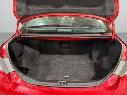 Used 2011 Toyota Camry image 28