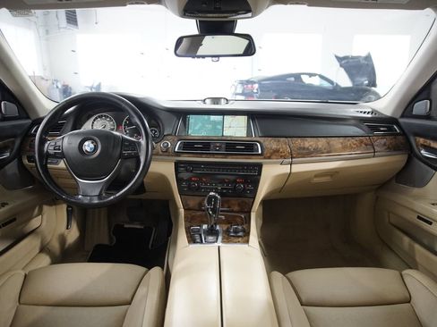 Used 2013 BMW 740Li xDrive w/ Executive Pkg AWD/4WD image 10
