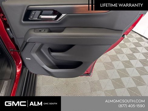 New 2026 GMC Yukon Denali w/ Sun & Power Step Package AWD/4WD image 18
