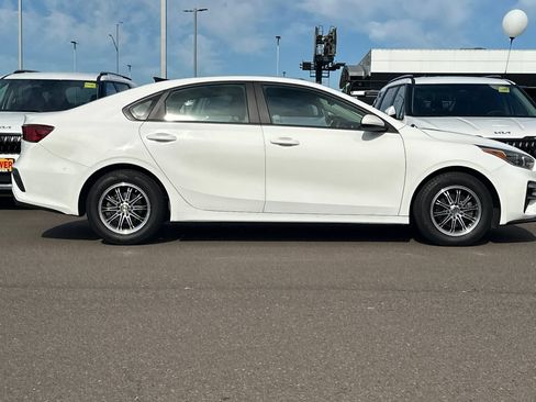 Used 2021 Kia Forte Sedan FWD image 3