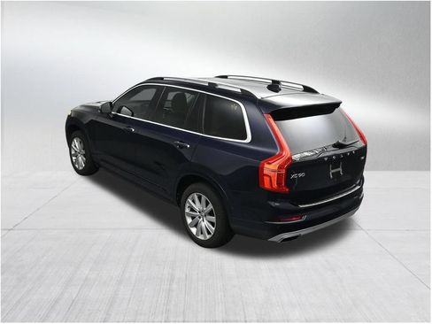 Used 2017 Volvo XC90 T6 Momentum w/ Vision Package AWD/4WD image 16