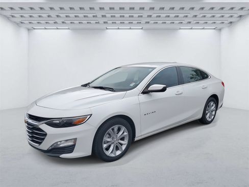 Used 2024 Chevrolet Malibu LT image 2