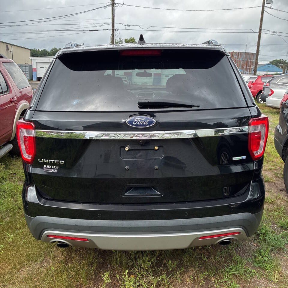 Used 2017 Ford Explorer Limited AWD/4WD image 3