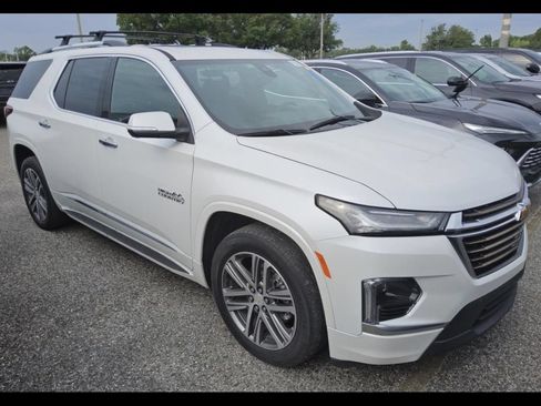 Used 2023 Chevrolet Traverse High Country w/ LPO, 'HIT The Road' Package FWD image 2