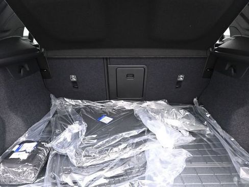 New 2026 Volvo XC40 B5 Plus w/ Protection Package Premier AWD/4WD image 30