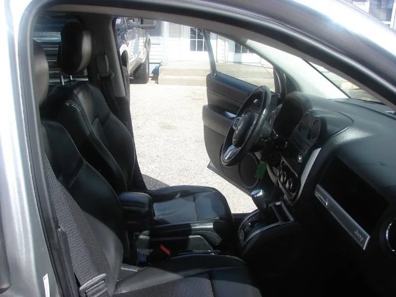 Used 2016 Jeep Compass High Altitude FWD image 19