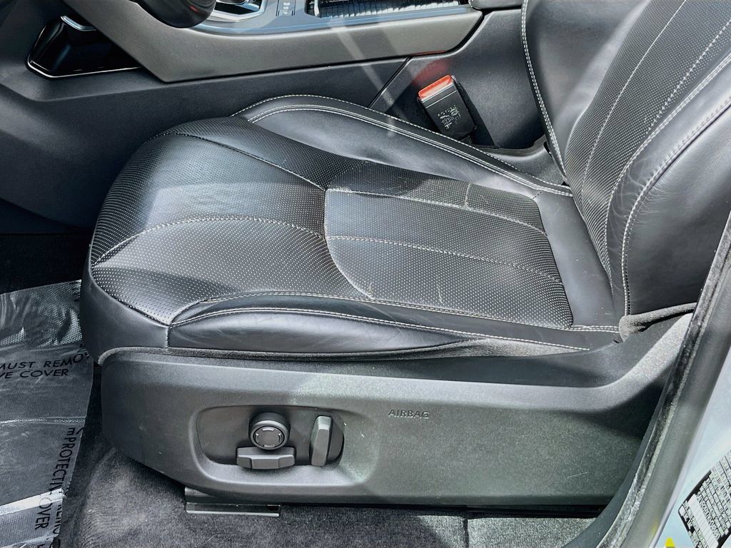 Used 2019 Land Rover Range Rover Evoque HSE AWD/4WD image 20