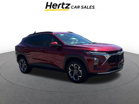 Used 2025 Chevrolet Trax LT w/ LT Convenience Package image 1