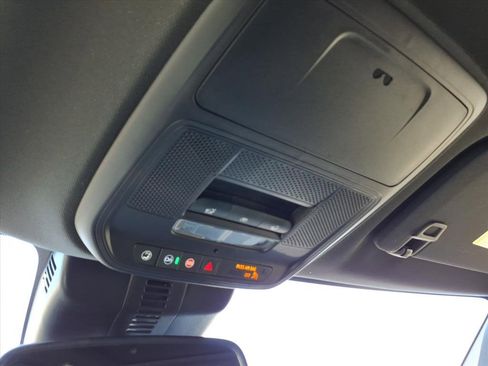 Used 2025 GMC Acadia AT4 w/ Luxury Package image 28