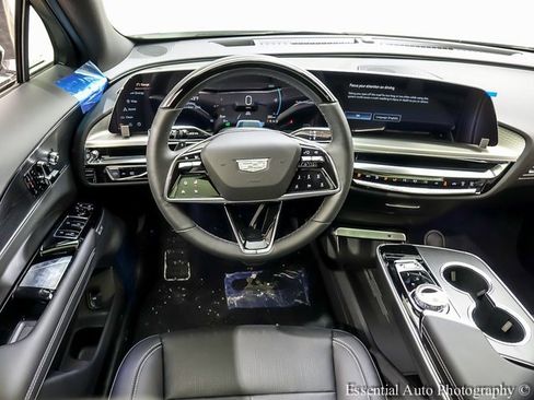 New 2025 Cadillac Lyriq Luxury image 11