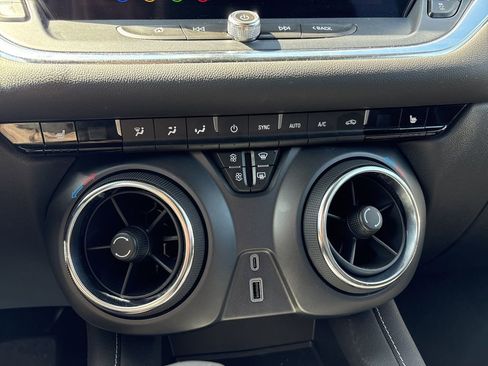 Used 2025 Chevrolet Blazer LT image 28