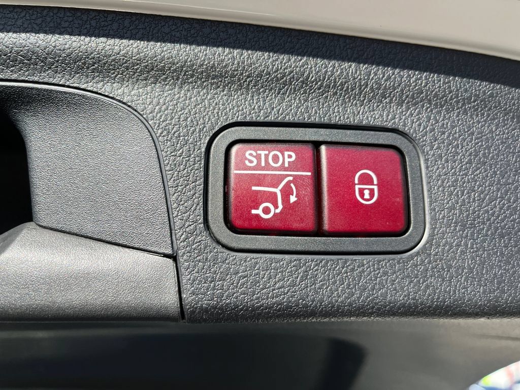 Certified 2022 Mercedes-Benz GLE 450 4MATIC image 20