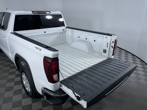 Used 2024 GMC Sierra 1500 SLE image 25